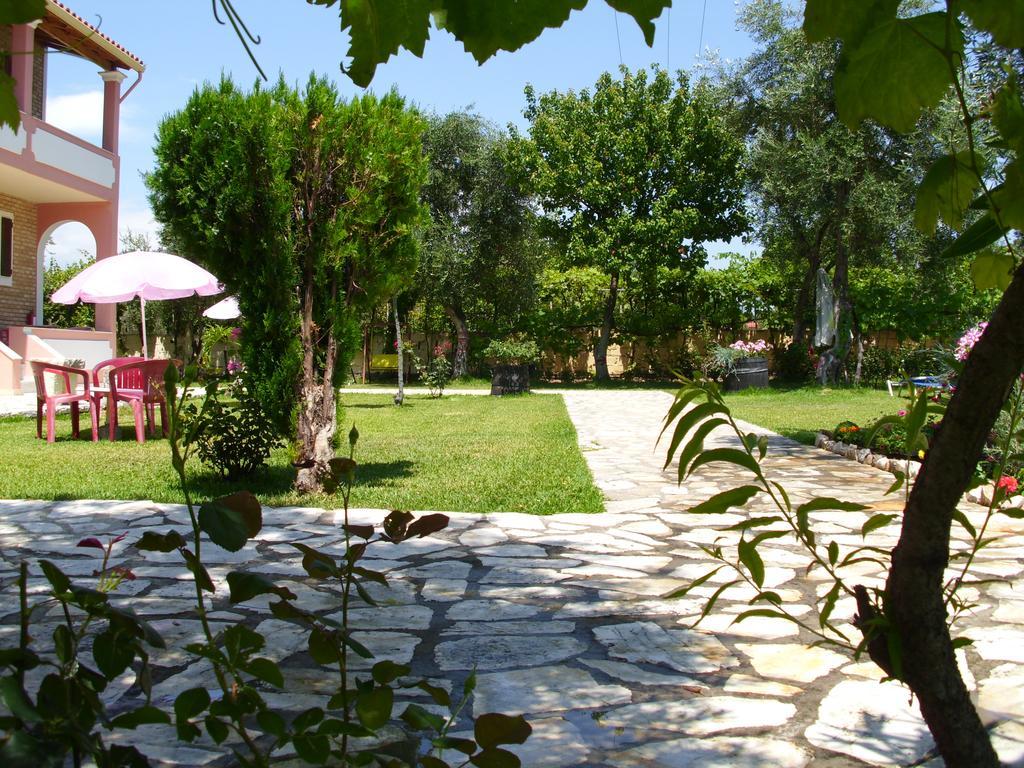 Olga'S Garden Apartments Almiros Beach 外观 照片